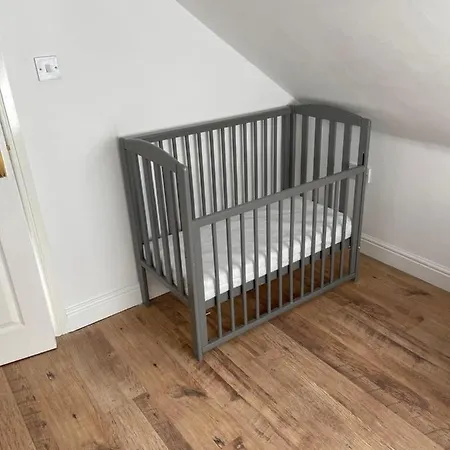 Large, Quiet, Sleeps 16, 4 Bathrooms, Parking, Leicester Exterior photo