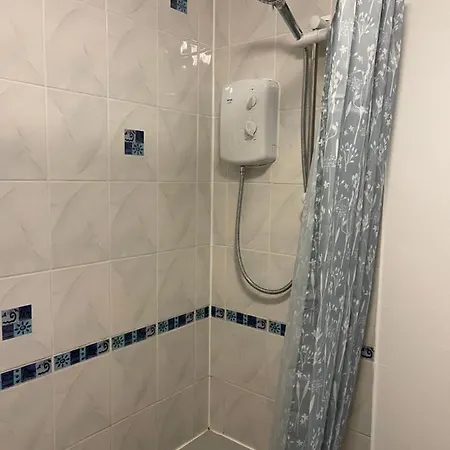 Large, Quiet, Sleeps 16, 4 Bathrooms, Parking, Leicester Exterior photo