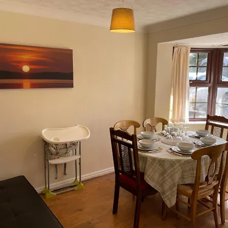 Large, Quiet, Sleeps 16, 4 Bathrooms, Parking, Leicester Exterior photo