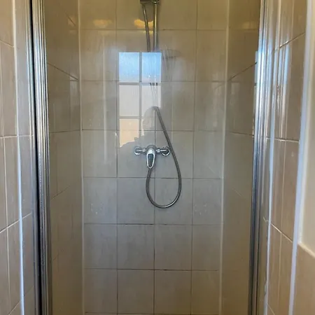 Large, Quiet, Sleeps 16, 4 Bathrooms, Parking, Leicester Exterior photo