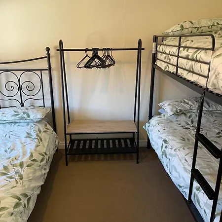 Large, Quiet, Sleeps 16, 4 Bathrooms, Parking, Leicester Exterior photo